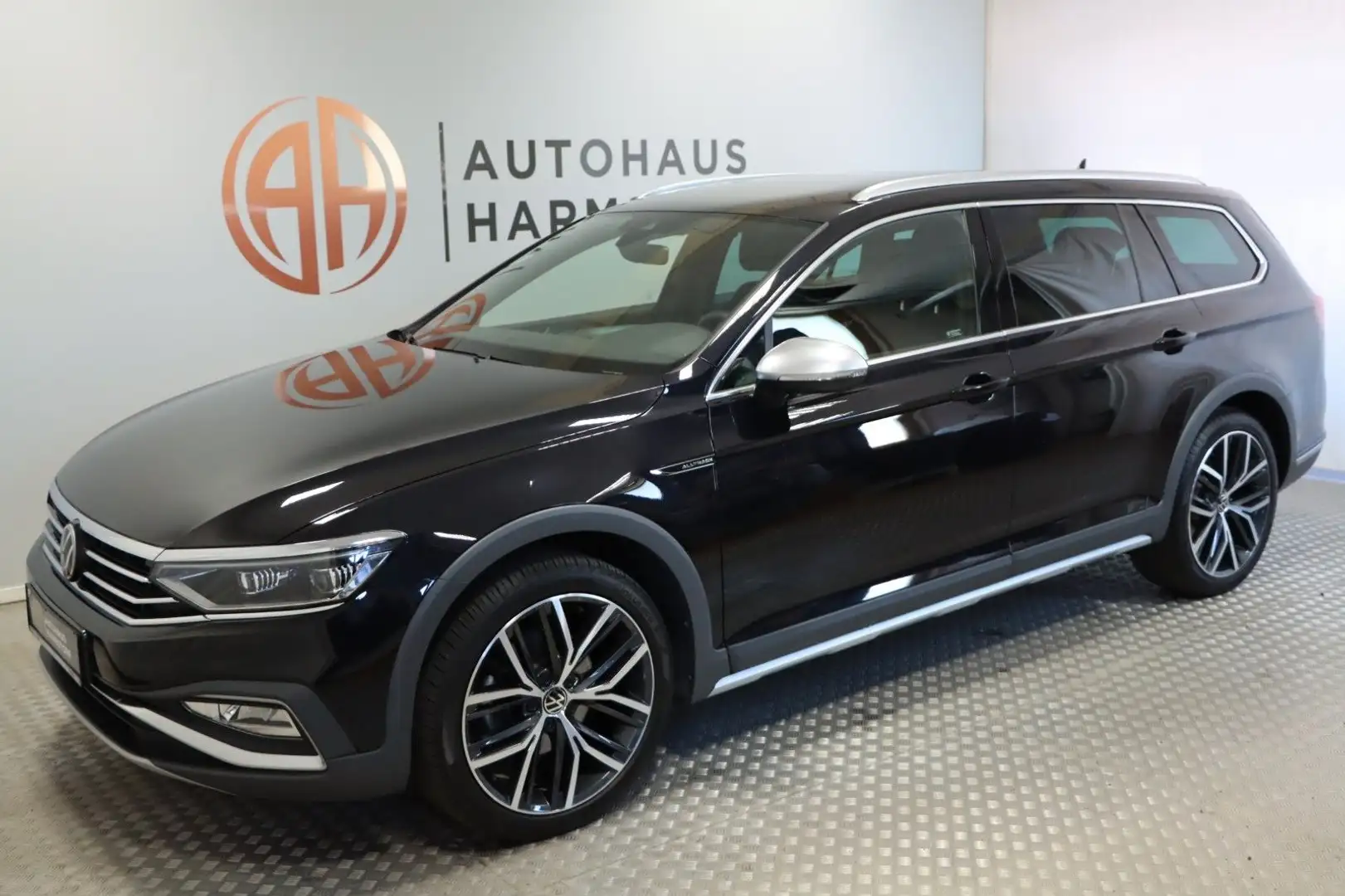 Volkswagen Passat Variant Alltrack 4M AHK StHz Navi Matrix Negro - 2