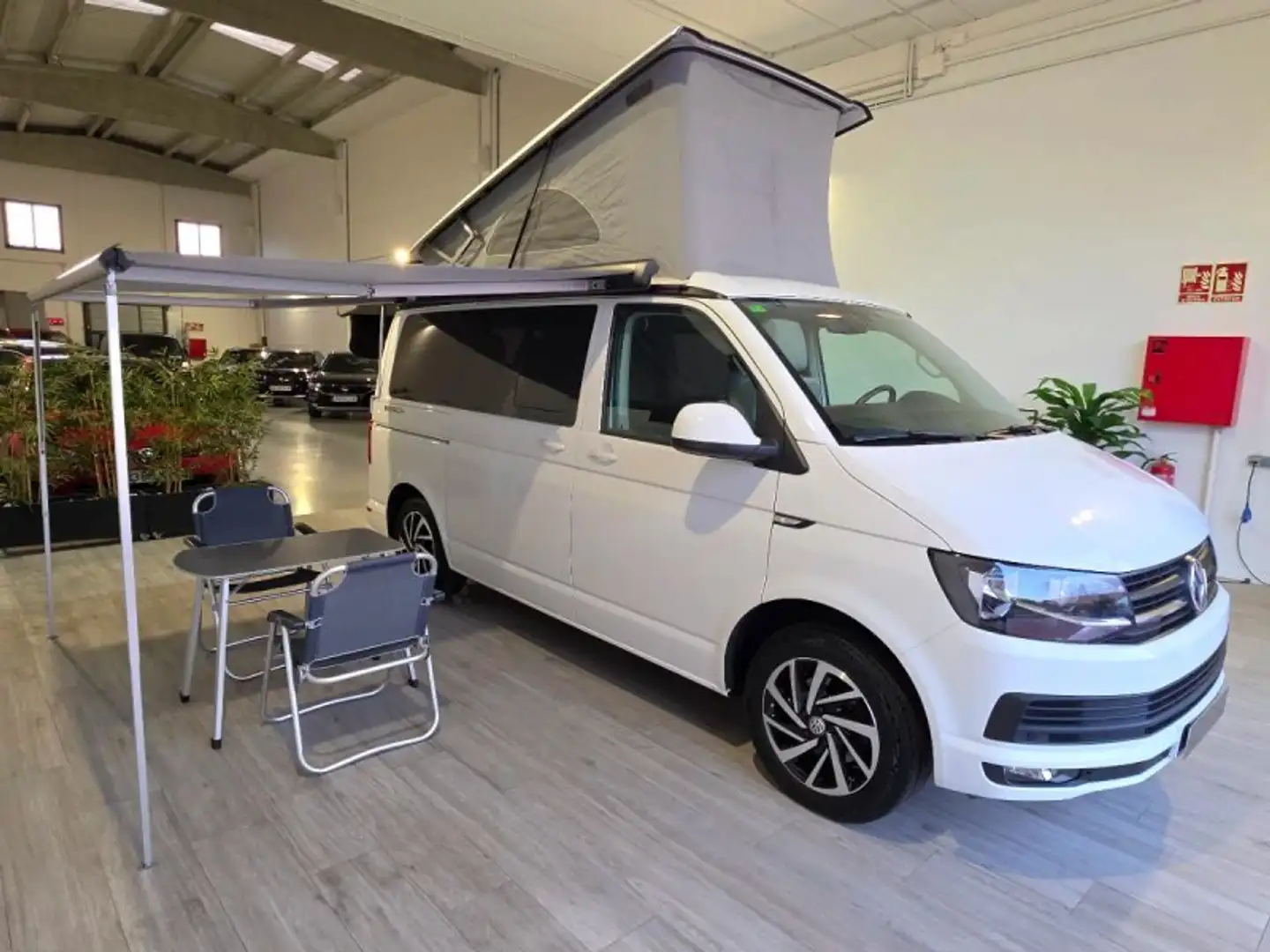 Volkswagen 2.0 TDI 150 Corta BMT Beach 4L 4p DSG Blanco - 1