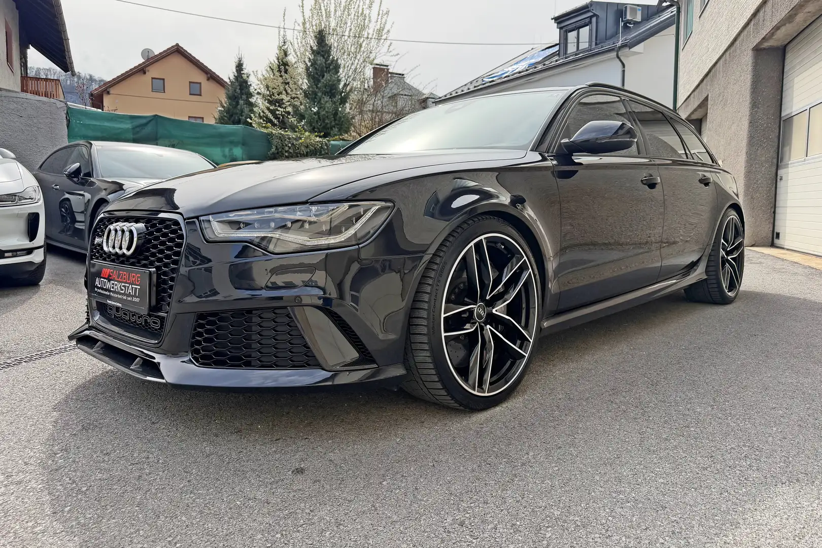 Audi RS6 Avant 4,0 TFSI quattro Aut. | Akrapovic Scheckheft Schwarz - 2