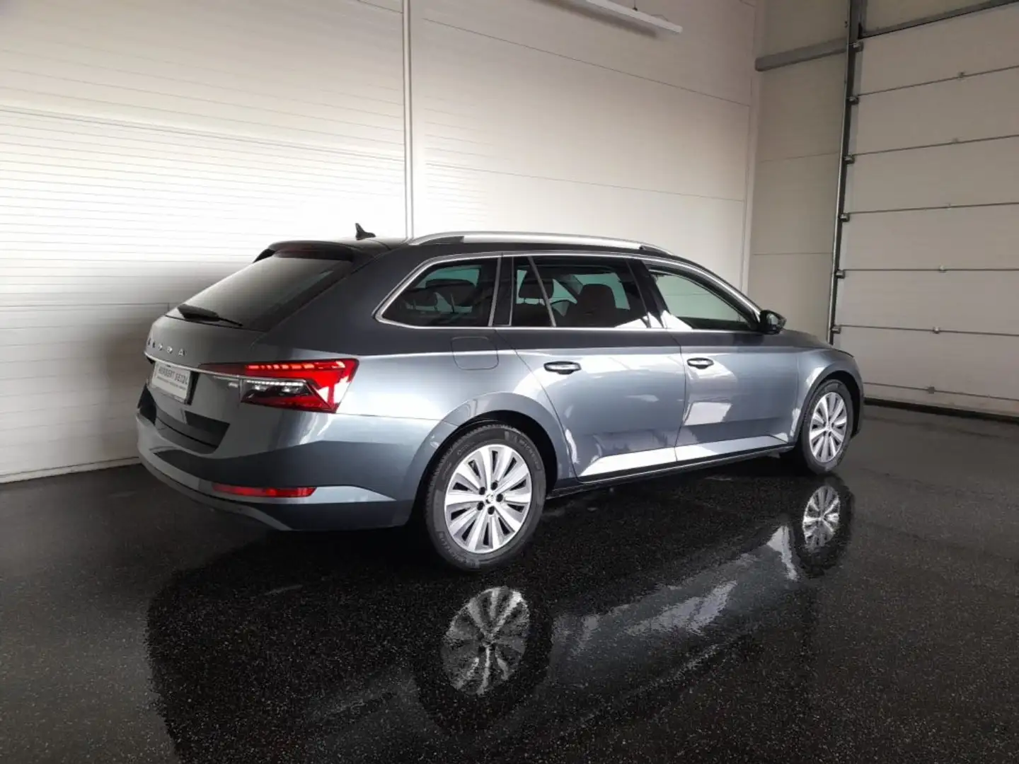 Skoda Superb Kombi STYLE 2,0 TDI DSG Gris - 2
