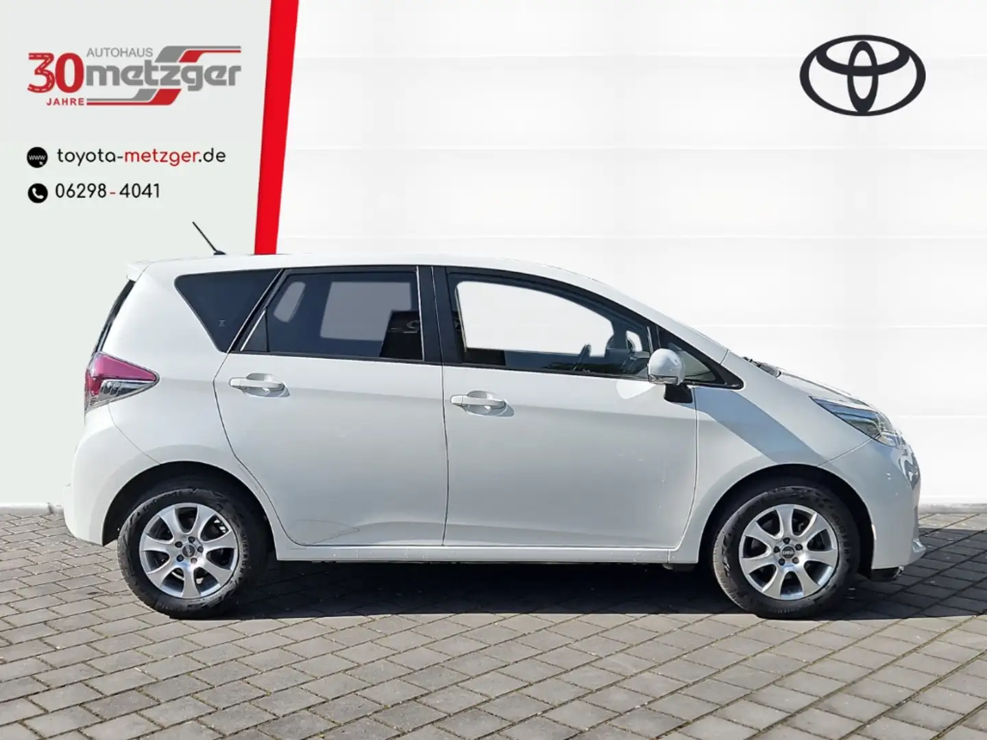 Toyota Verso-S 1.3 Life +Klima+ Panorama +DAB +Rückfahrkam Weiß - 2