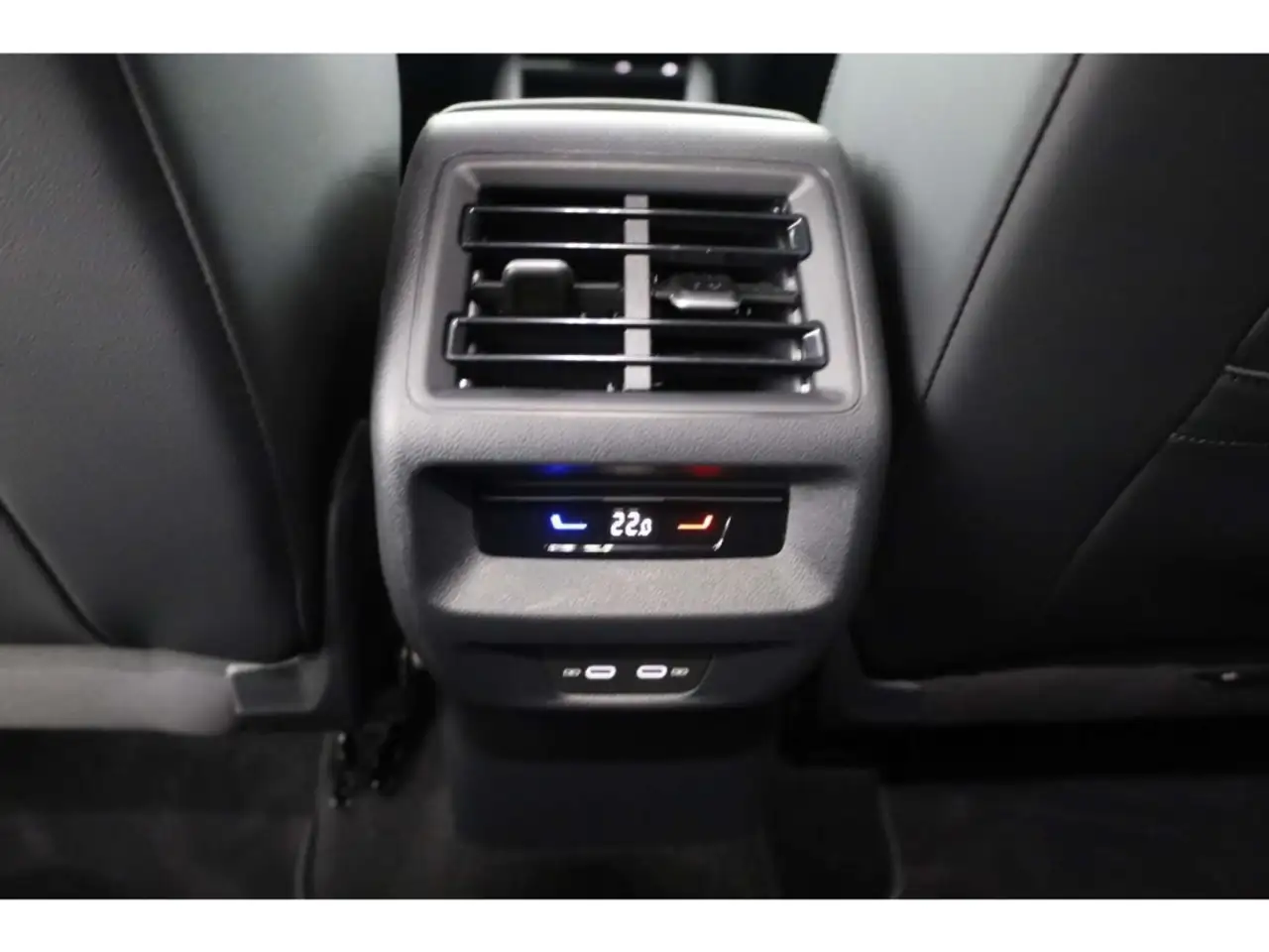 Volkswagen Tiguan 1.5 eHybrid R-Line DSG AHK/Matrix/NAV/RFK, миниатюра 24