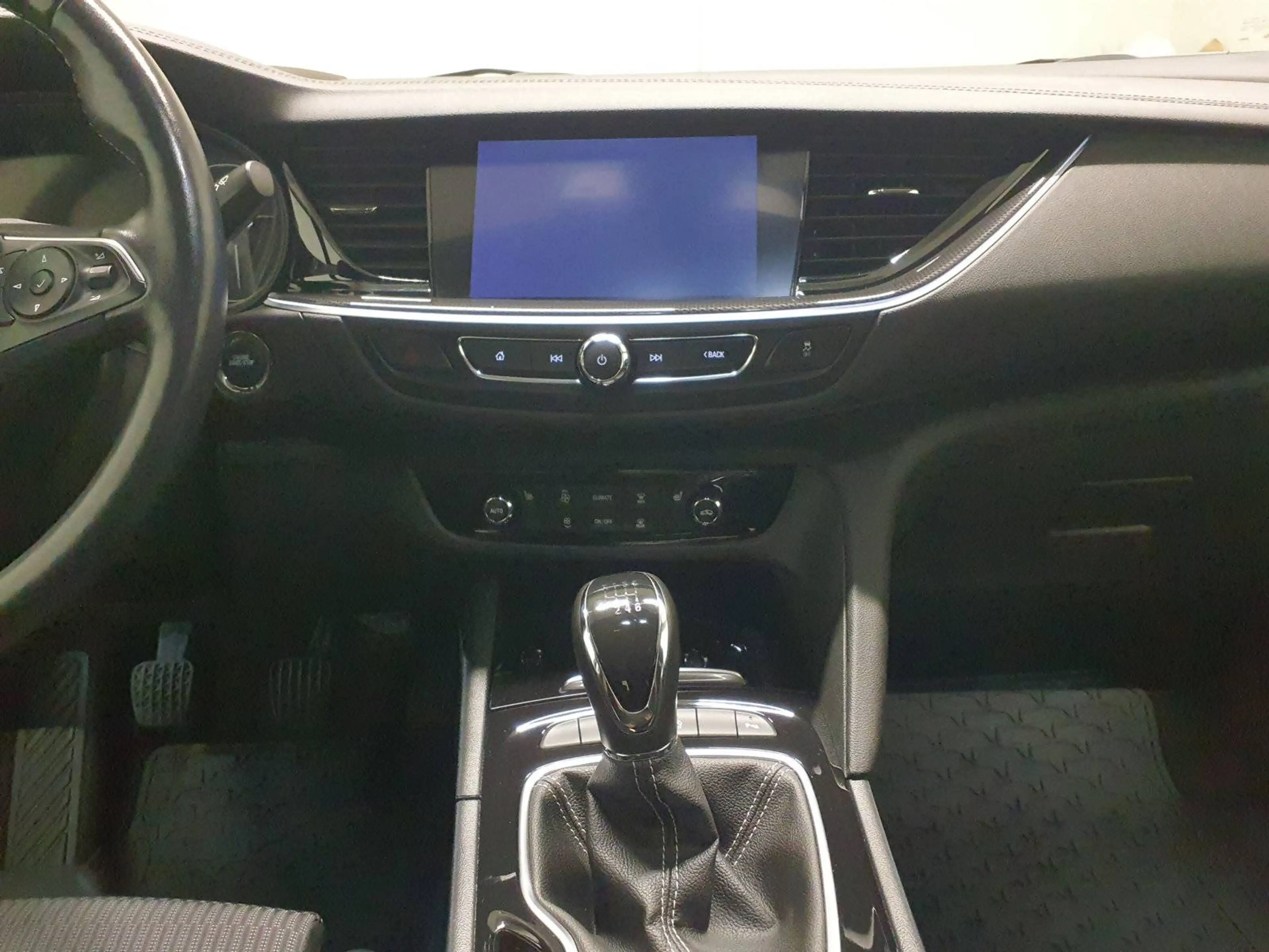 Opel Insignia Business Elegance Winterpaket Navi SPHA Nebelscheinwerfer — photo 10