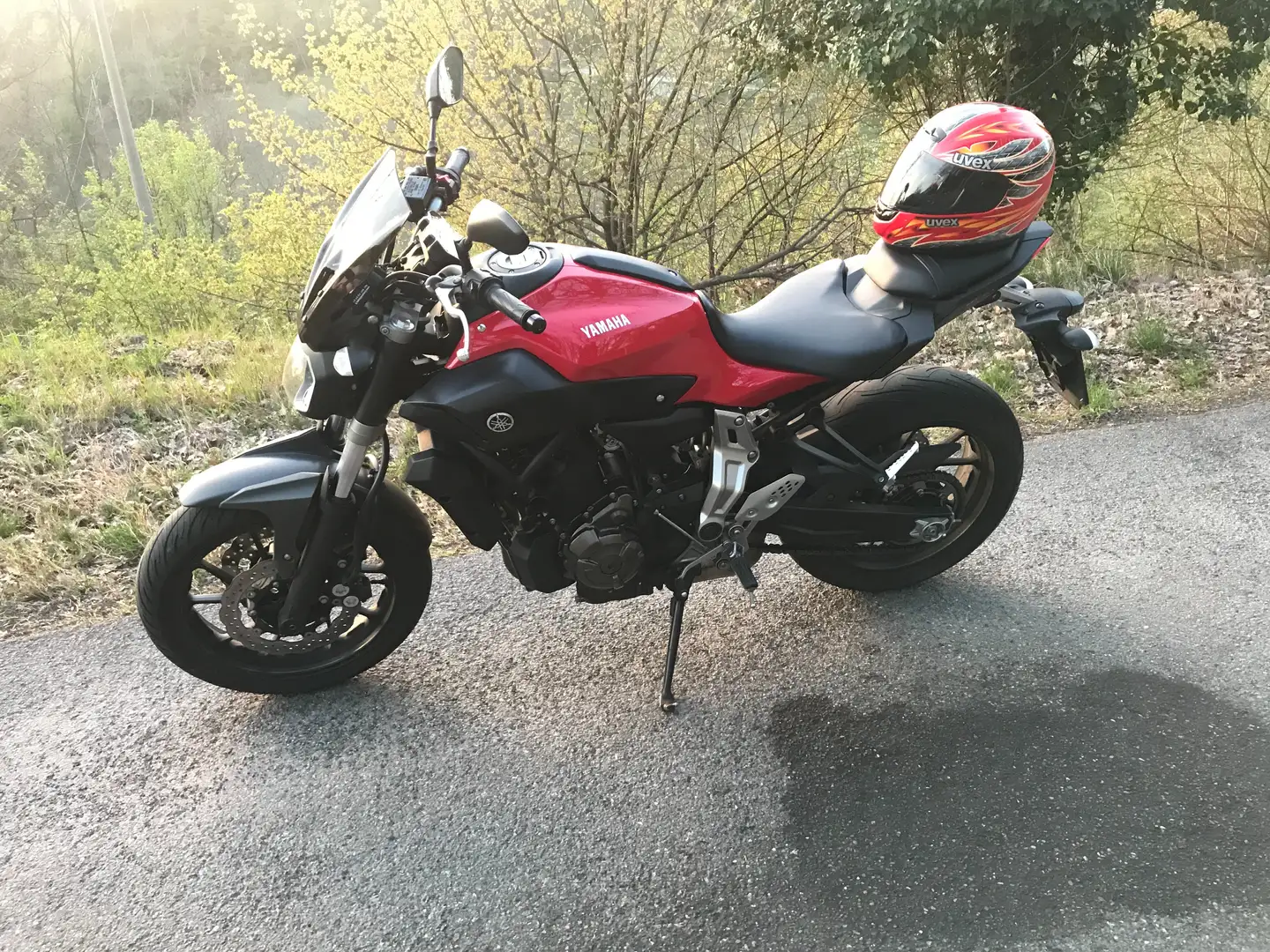 Yamaha MT-07 Rosso - 1