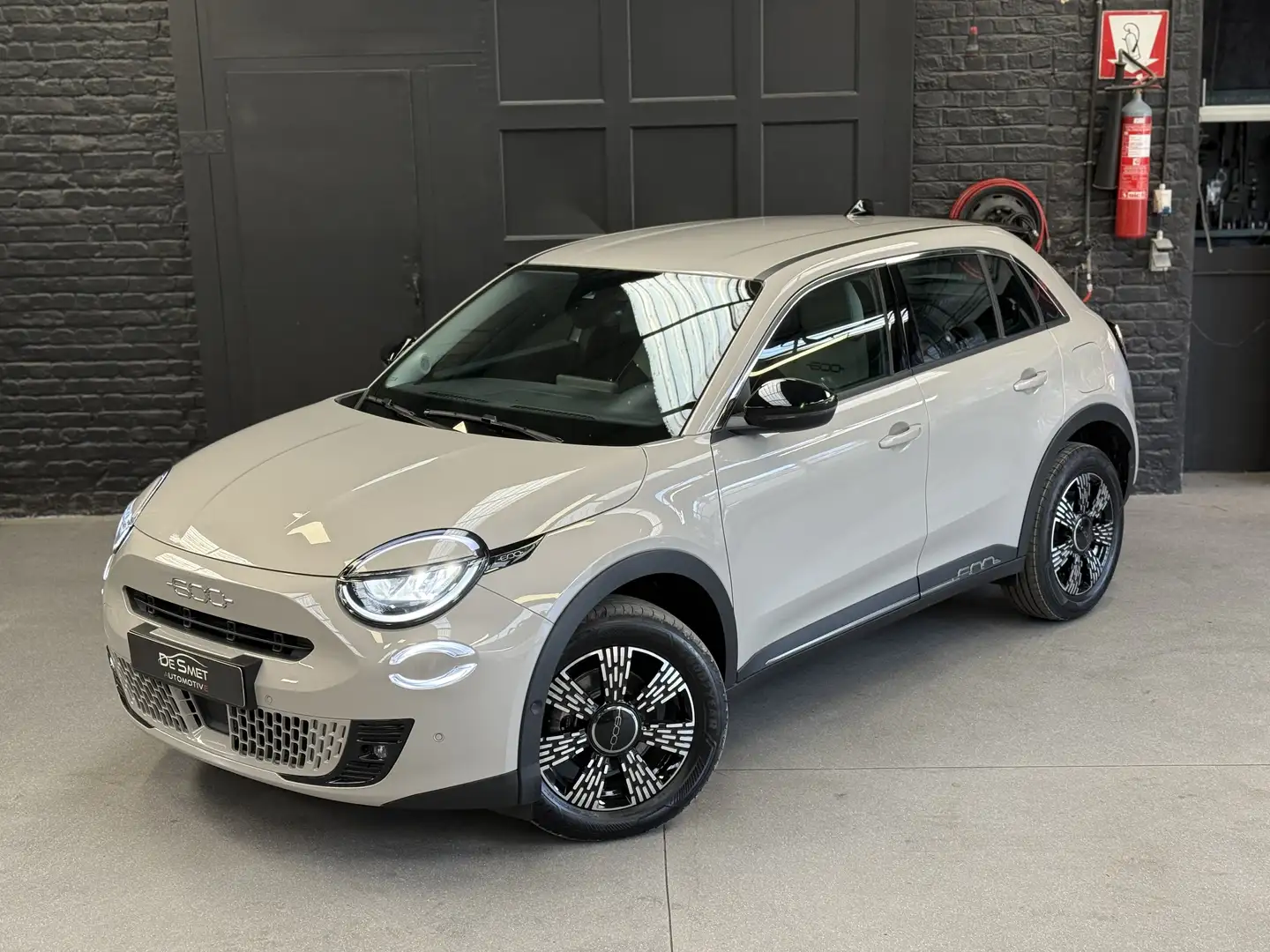 Fiat 600 1.2 mild hybrid 136pk #pack tech,style,comfort Beige - 1