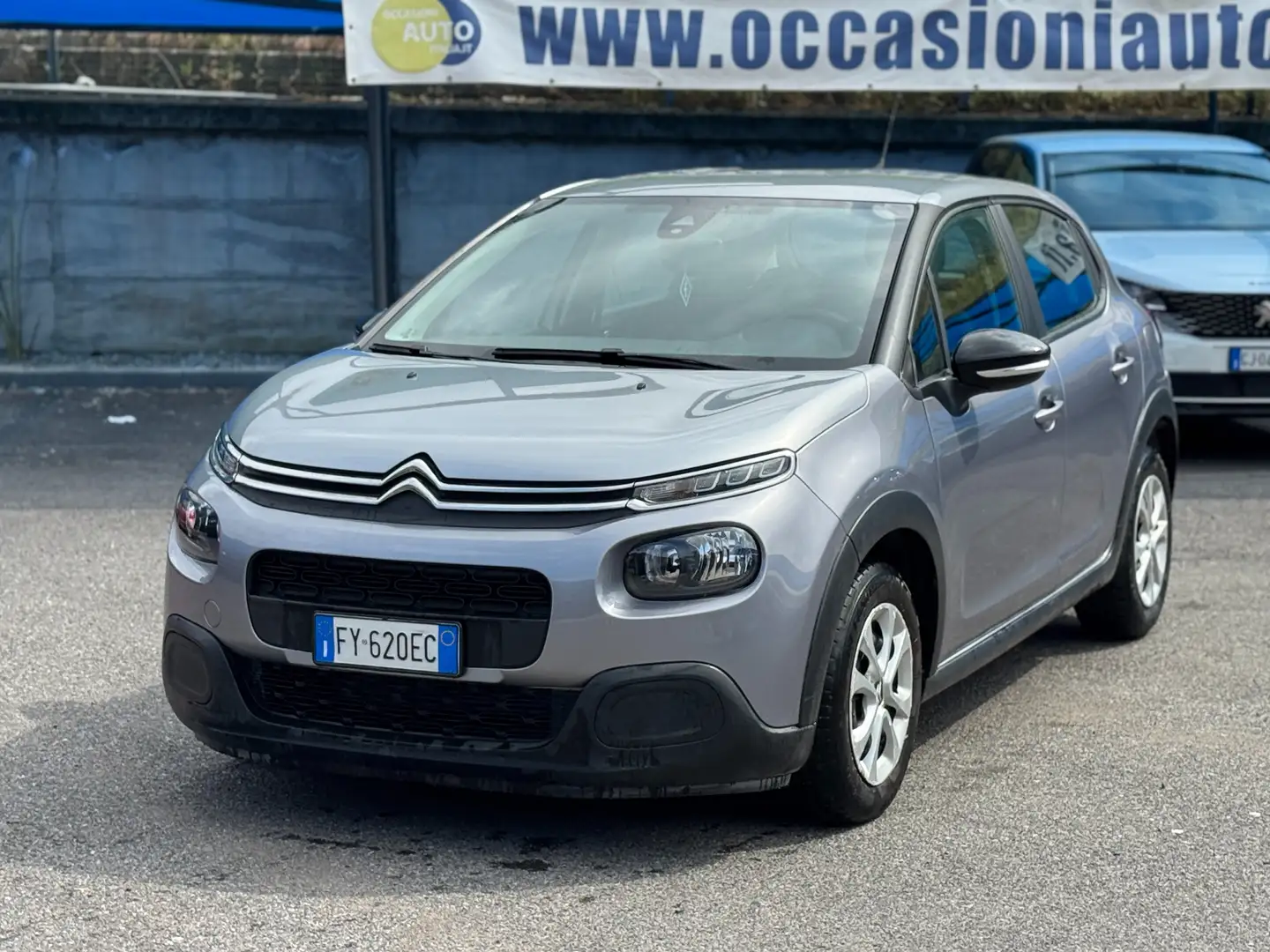 Citroen C3 1.2 puretech UpTown Argent - 1