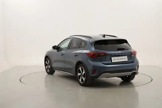 Ford Focus view 3