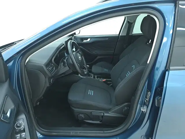 Ford Focus view 10