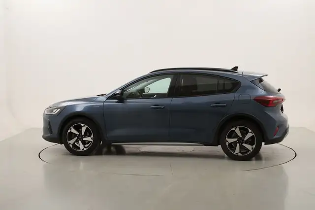 Ford Focus view 2