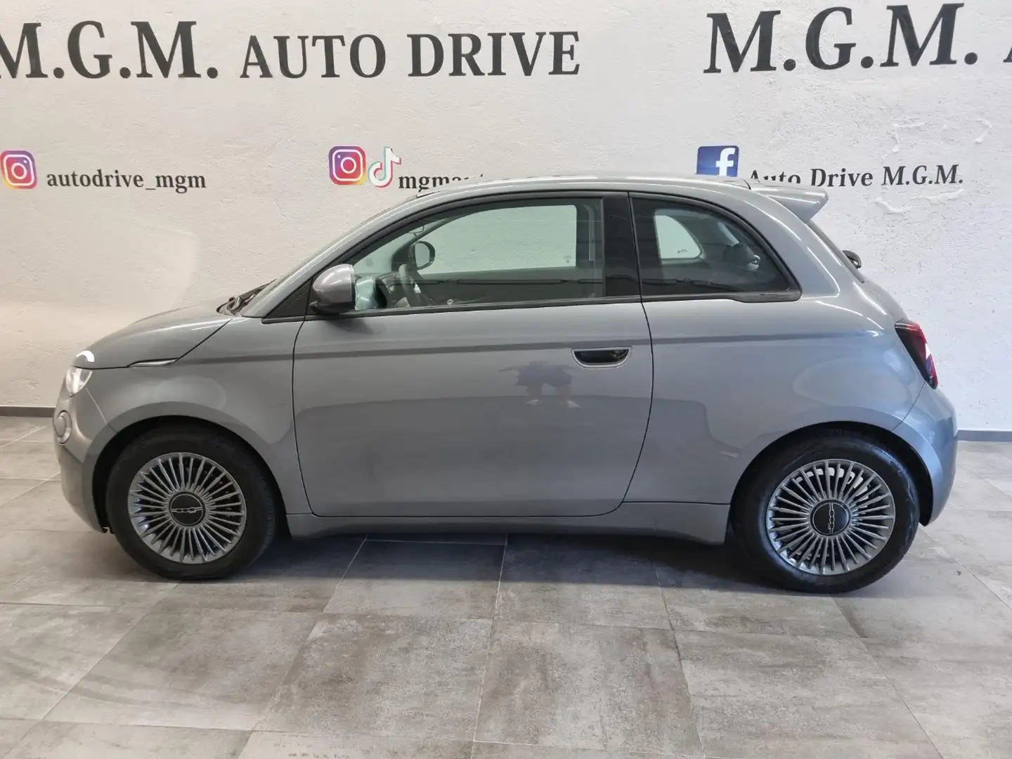 Fiat 500e Berlina 42 kWh Icon Grau - 2