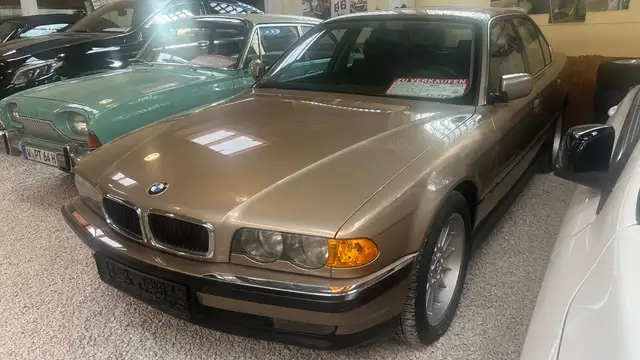 BMW 735 i A