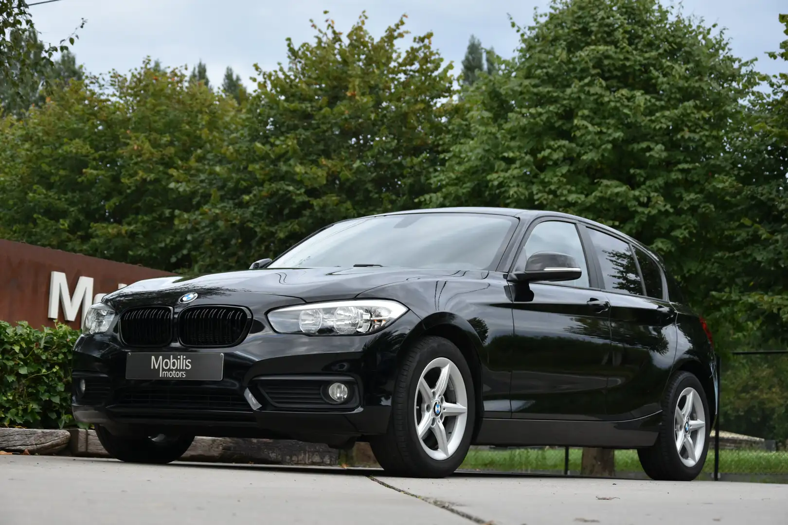 BMW 116 i Navigatie/ParkAssist/Carpass/Garantie/74.000Km! Negru - 1