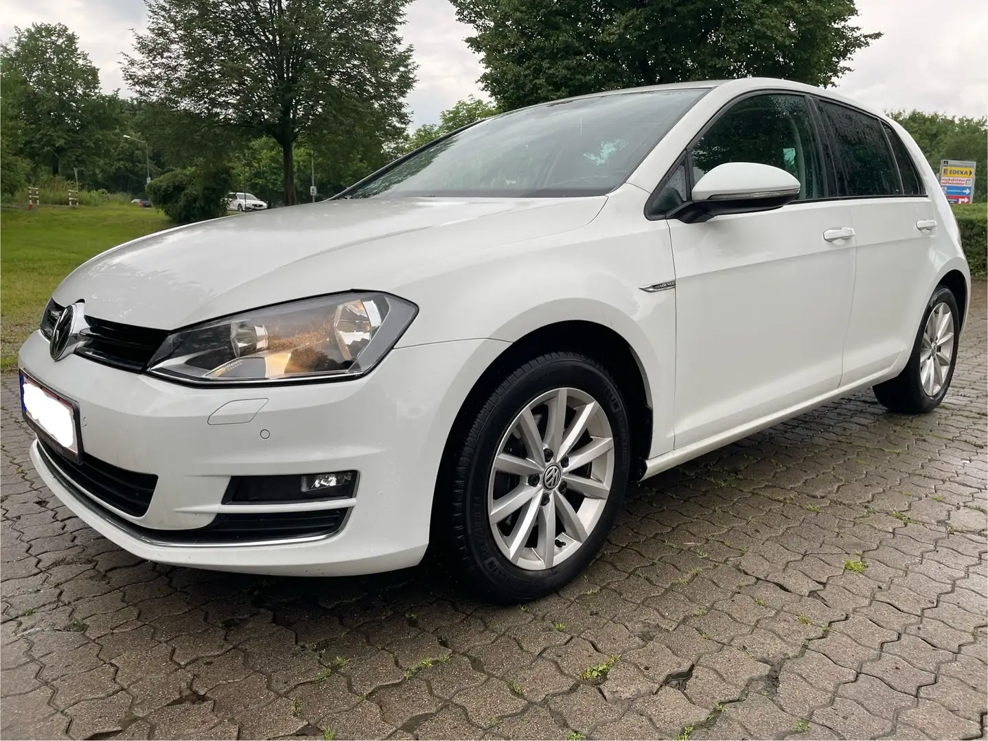 Volkswagen Golf VII 1.4TSI Lounge BMT Wit - 1