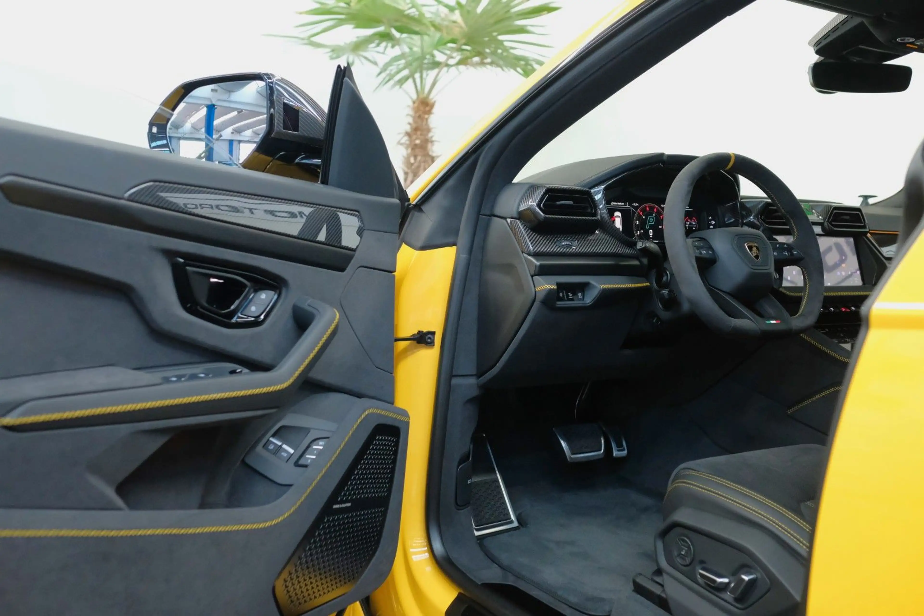 Lamborghini Urus SE/FULL CARBON/B&O/PANO/MASSAGE/BELÜFTUNG — photo 10