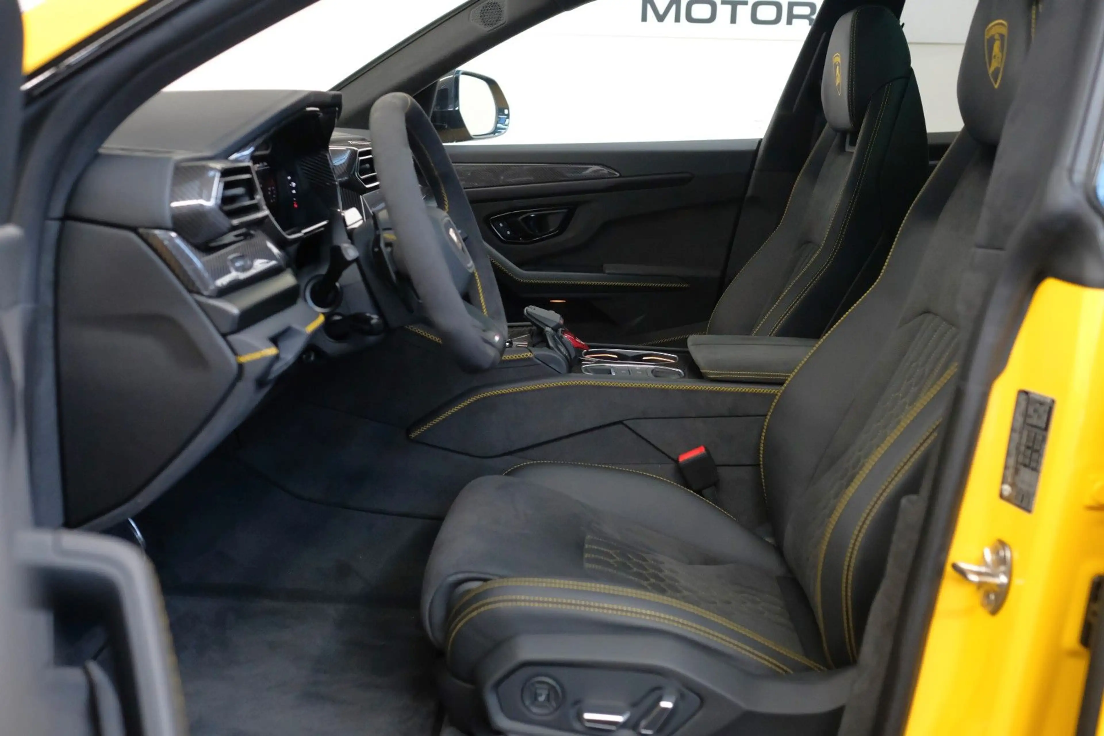 Lamborghini Urus SE/FULL CARBON/B&O/PANO/MASSAGE/BELÜFTUNG — photo 11