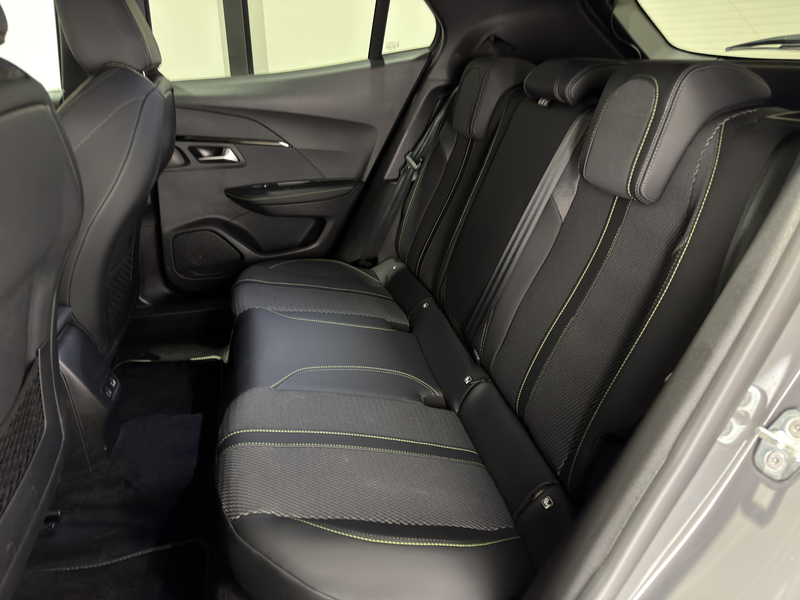 Peugeot e-2008 EV Allure 54 kWh | Wordt verwacht! — photo 14