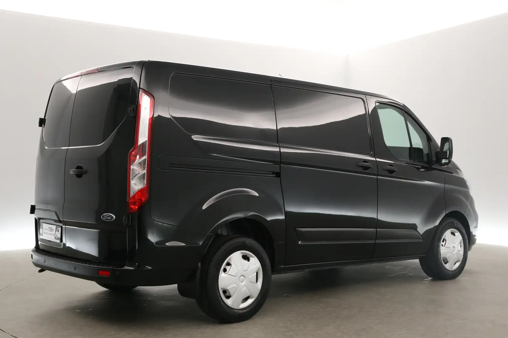 Ford Transit Custom 280 2.0 TDCI L1H1 Automaat Airco Cruise Parkeersen Zwart - 2