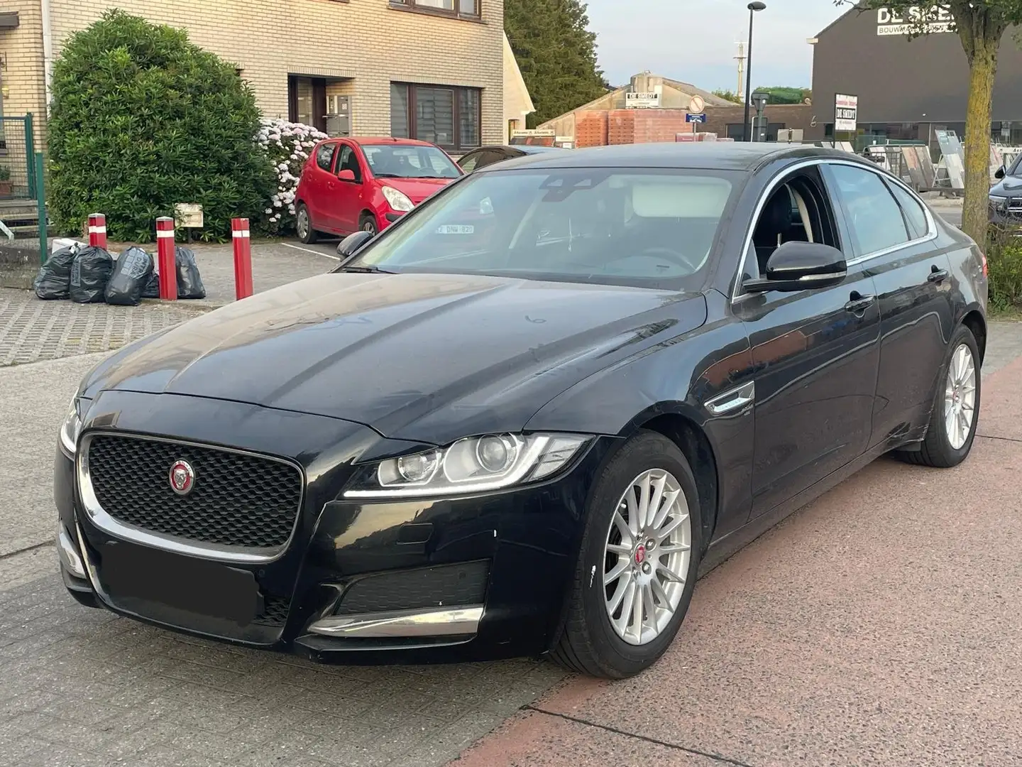 Jaguar XF 2.0 D E-Performance Prestige BRUIT DE CHAÎNE Gris - 1