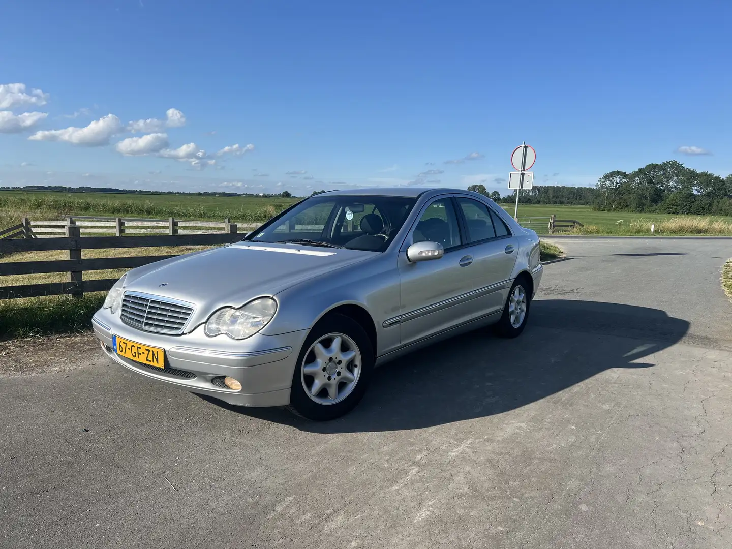Mercedes-Benz C 180 Elegance Gris - 1