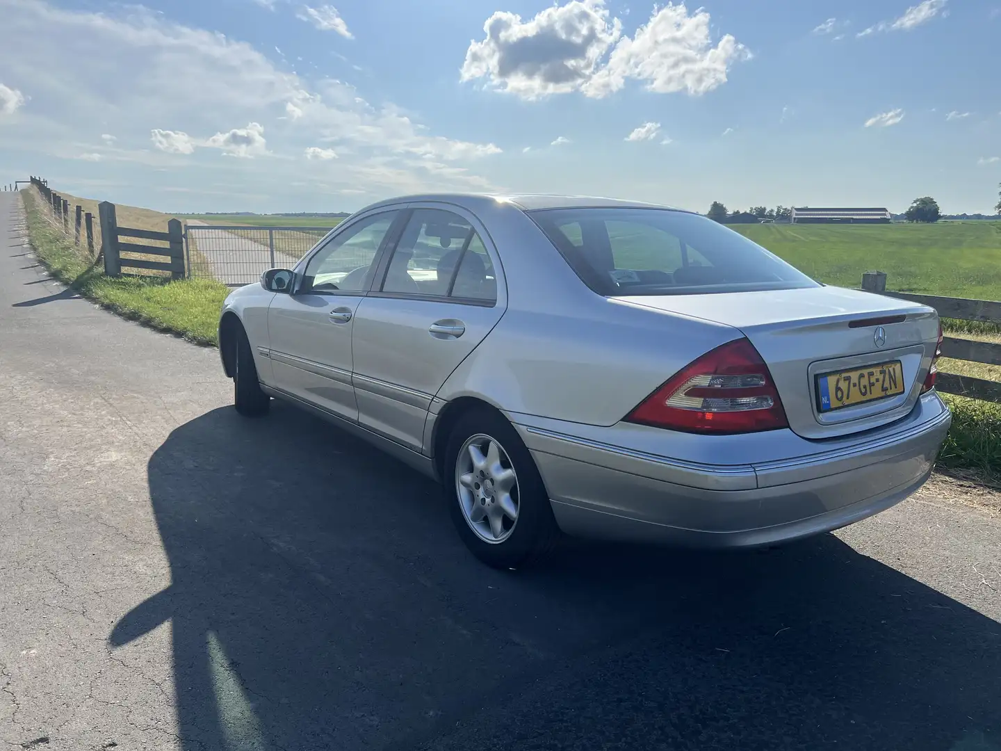 Mercedes-Benz C 180 Elegance Gris - 2