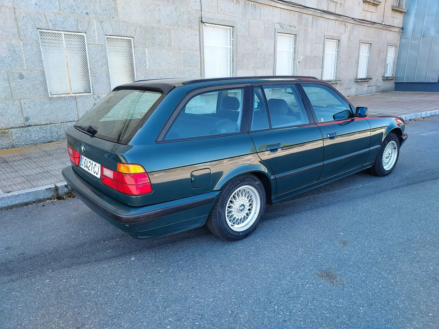 BMW 525 tds Touring Aut. Zielony - 2