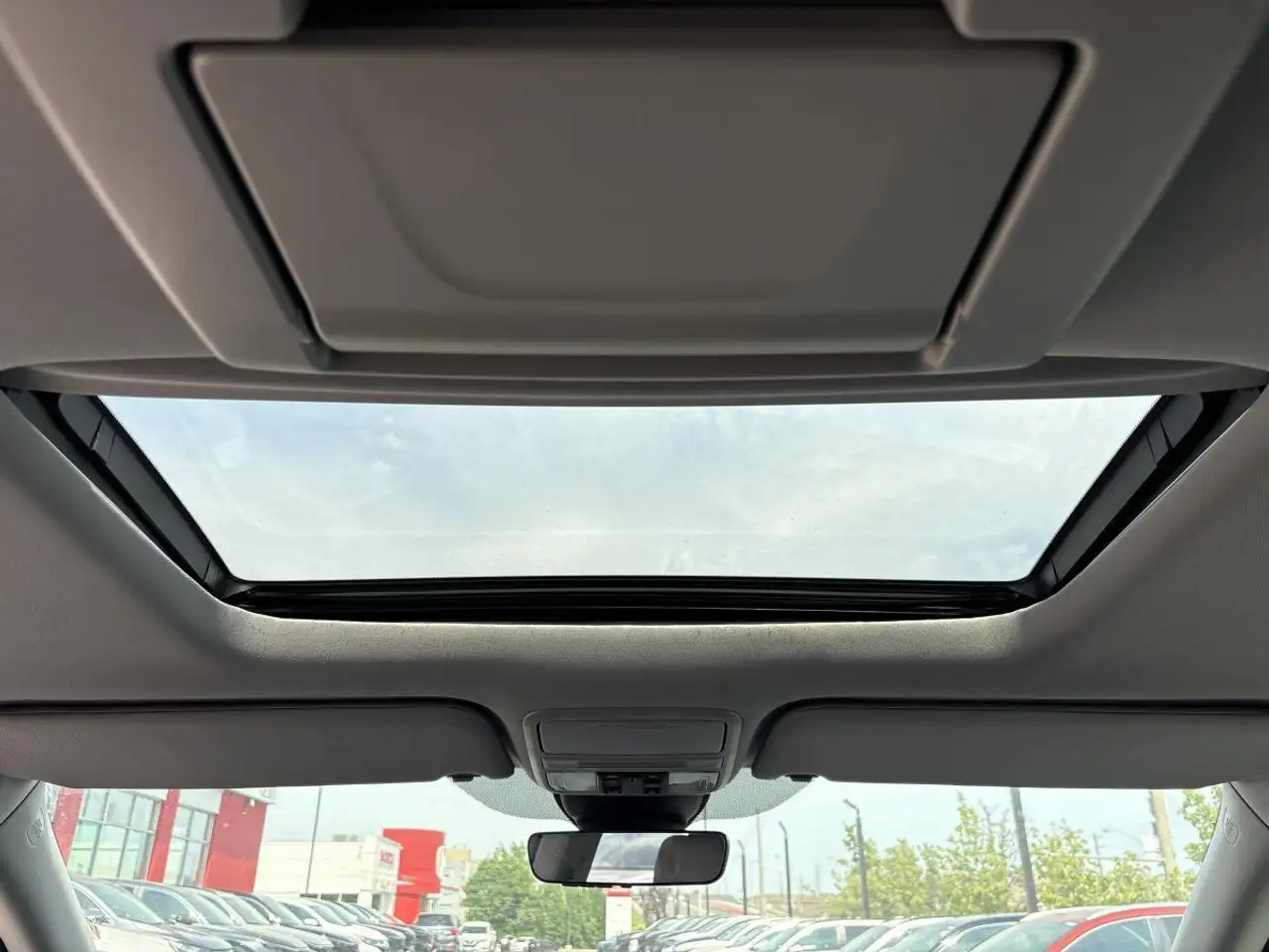 Honda Odyssey снимка Honda Odyssey