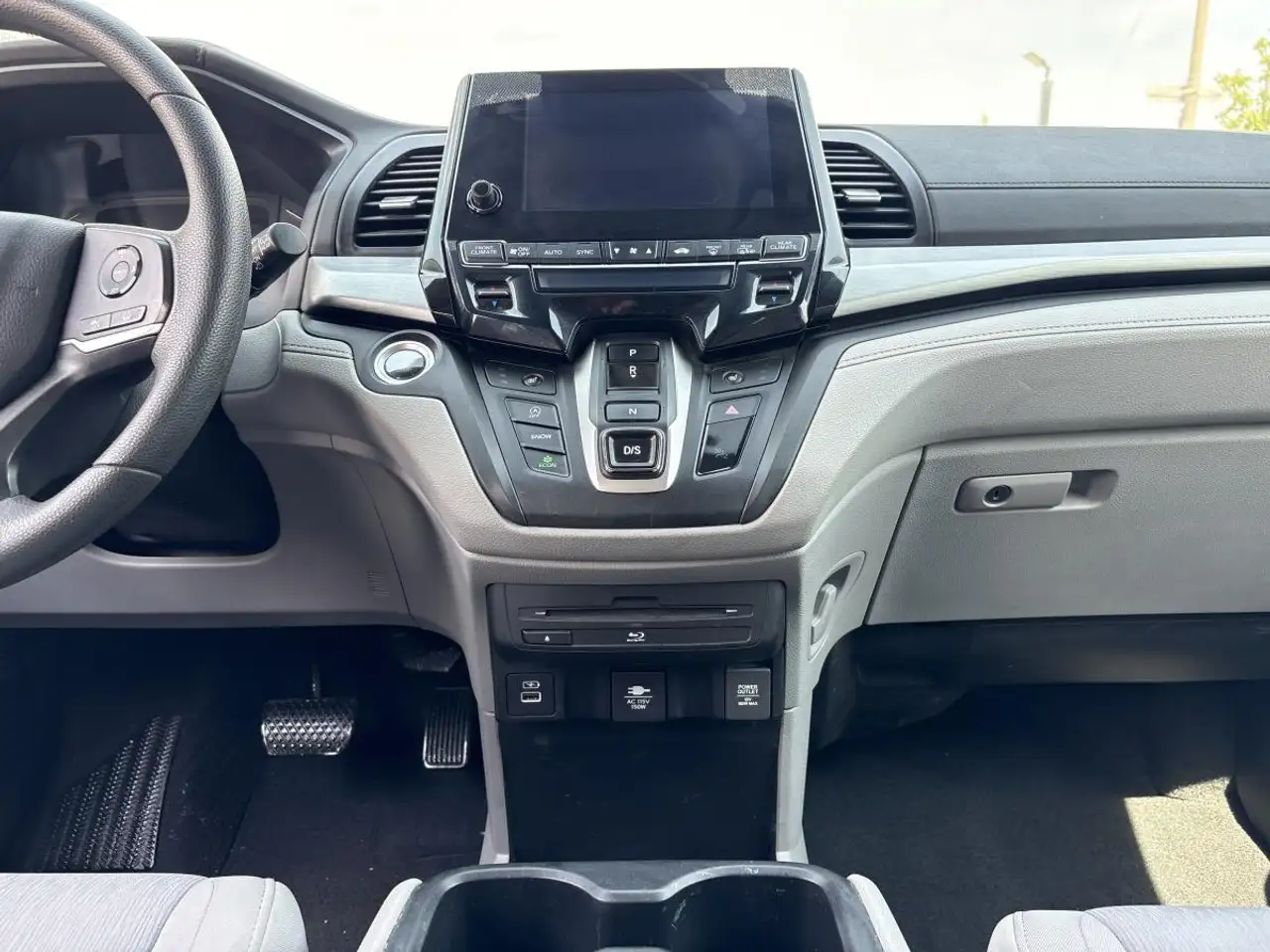 Honda Odyssey снимка Honda Odyssey