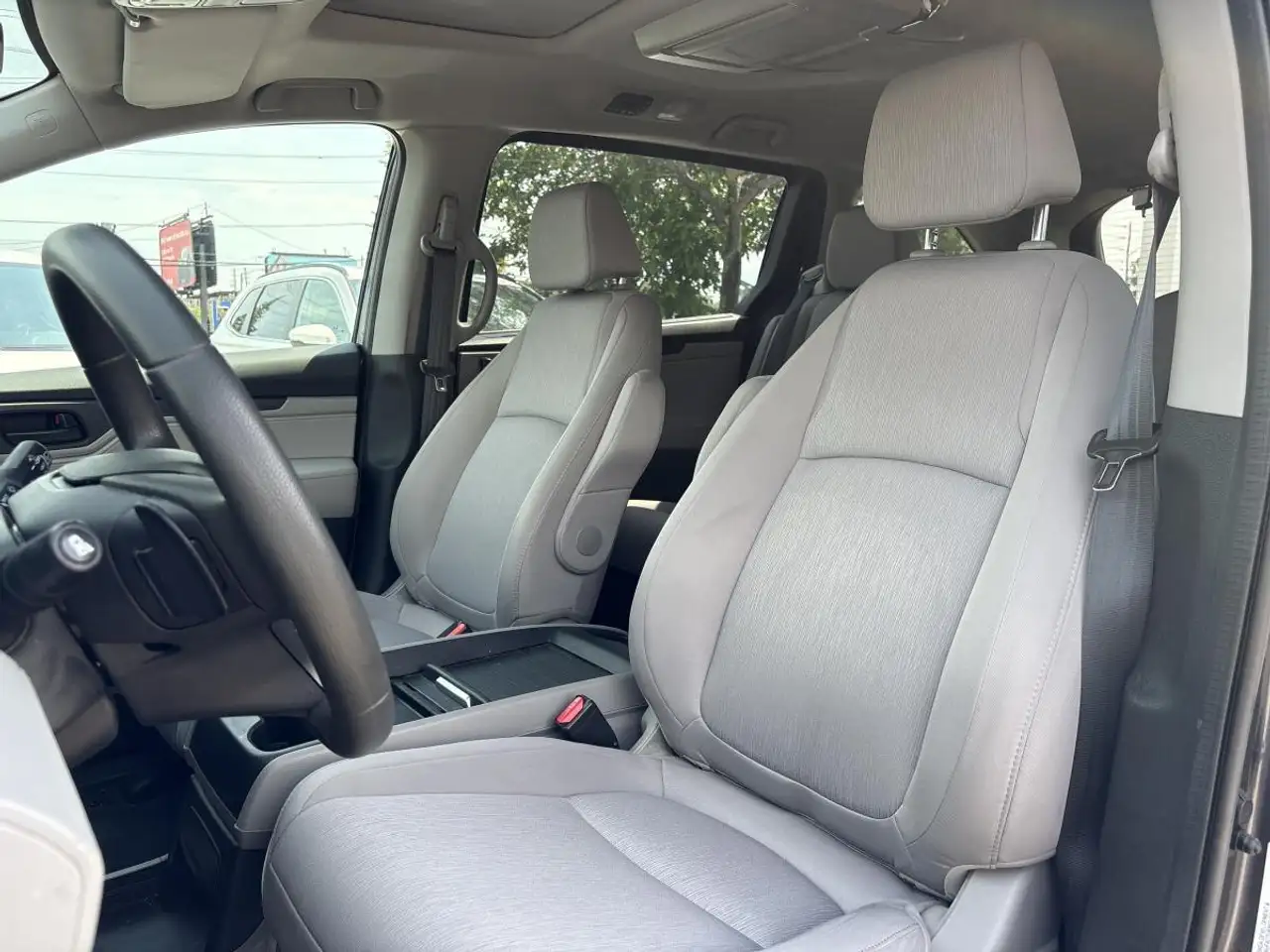 Honda Odyssey снимка Honda Odyssey