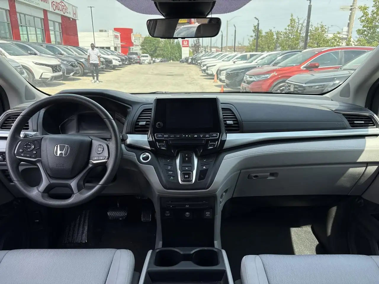 Honda Odyssey снимка Honda Odyssey