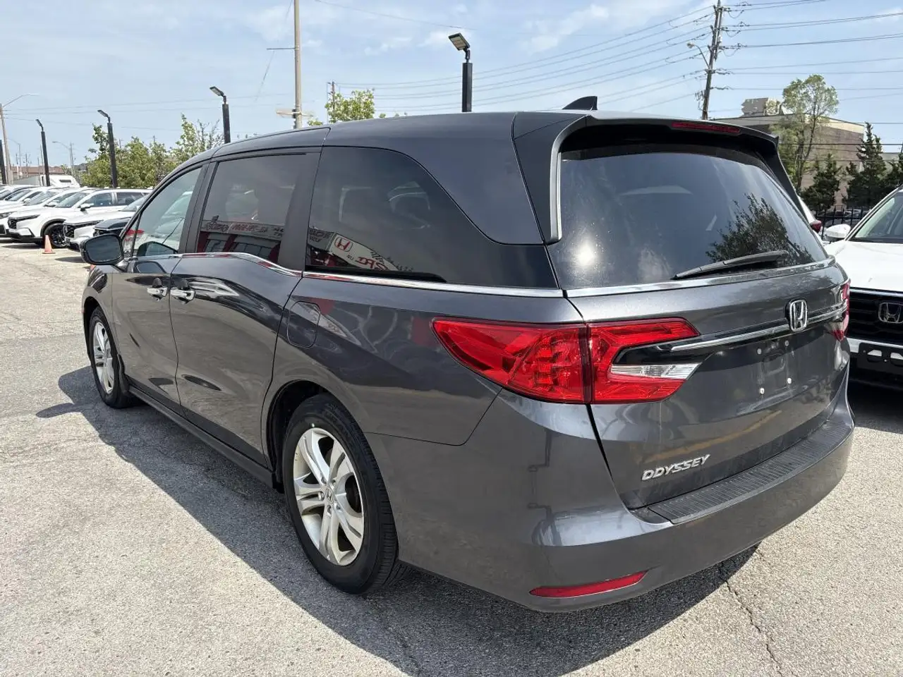 Honda Odyssey снимка Honda Odyssey