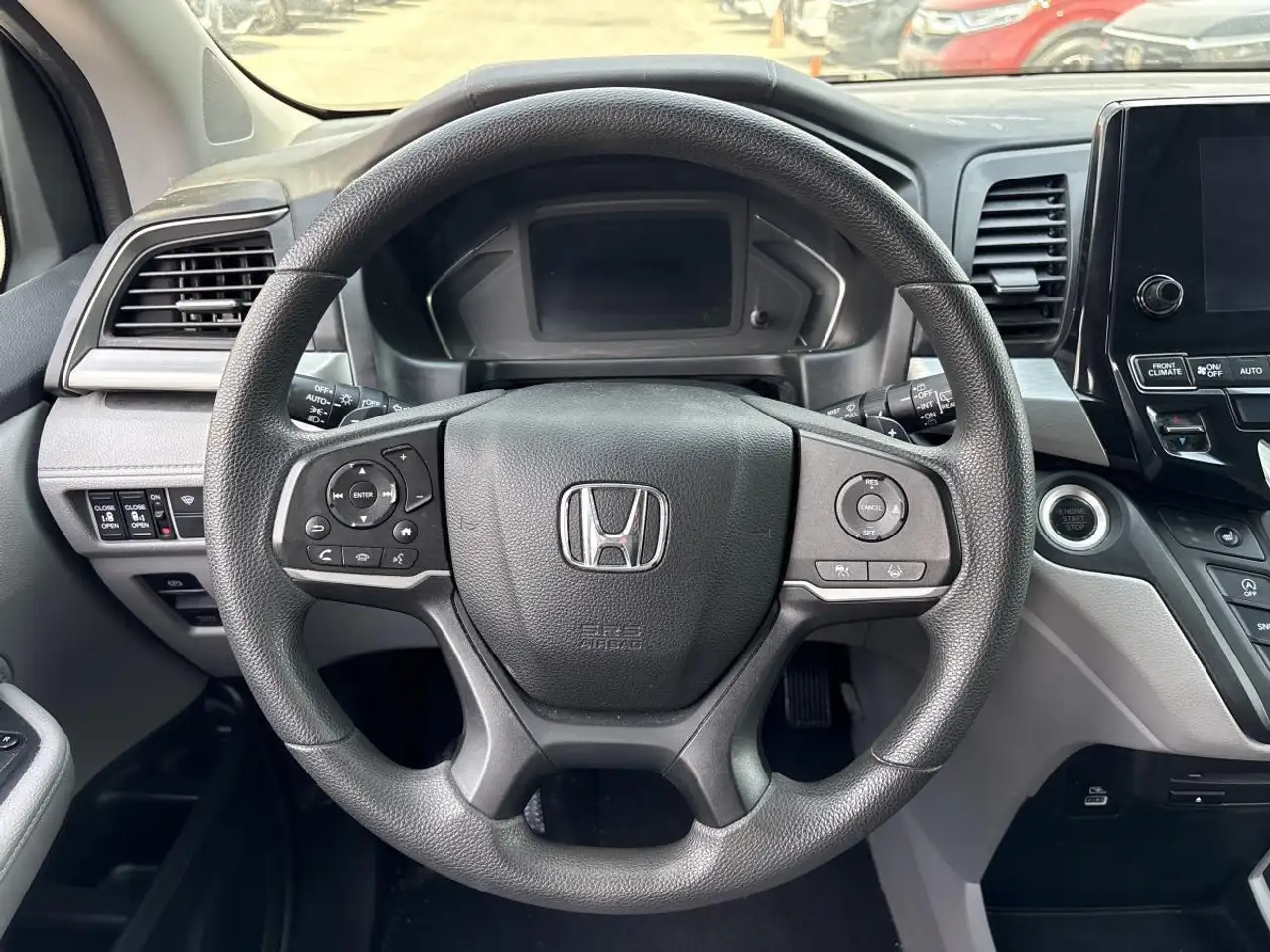 Honda Odyssey снимка Honda Odyssey