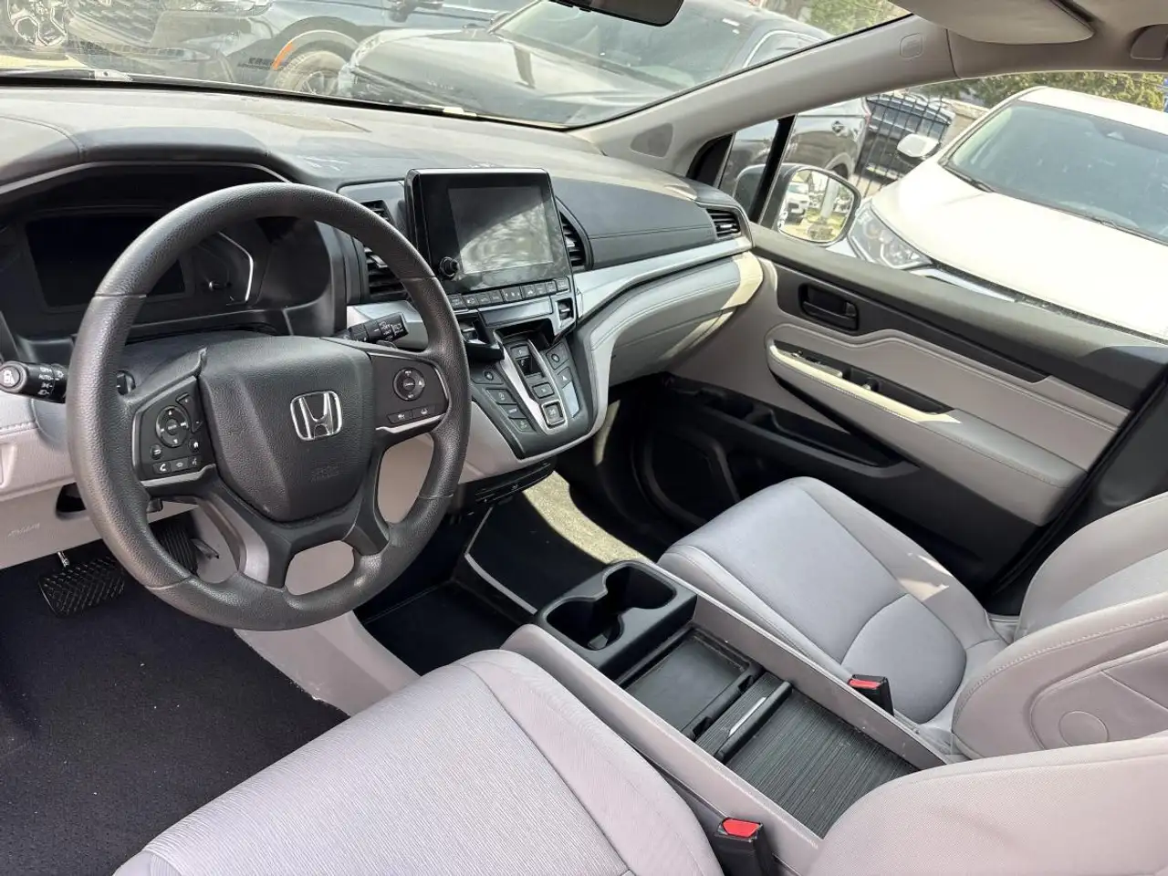 Honda Odyssey снимка Honda Odyssey