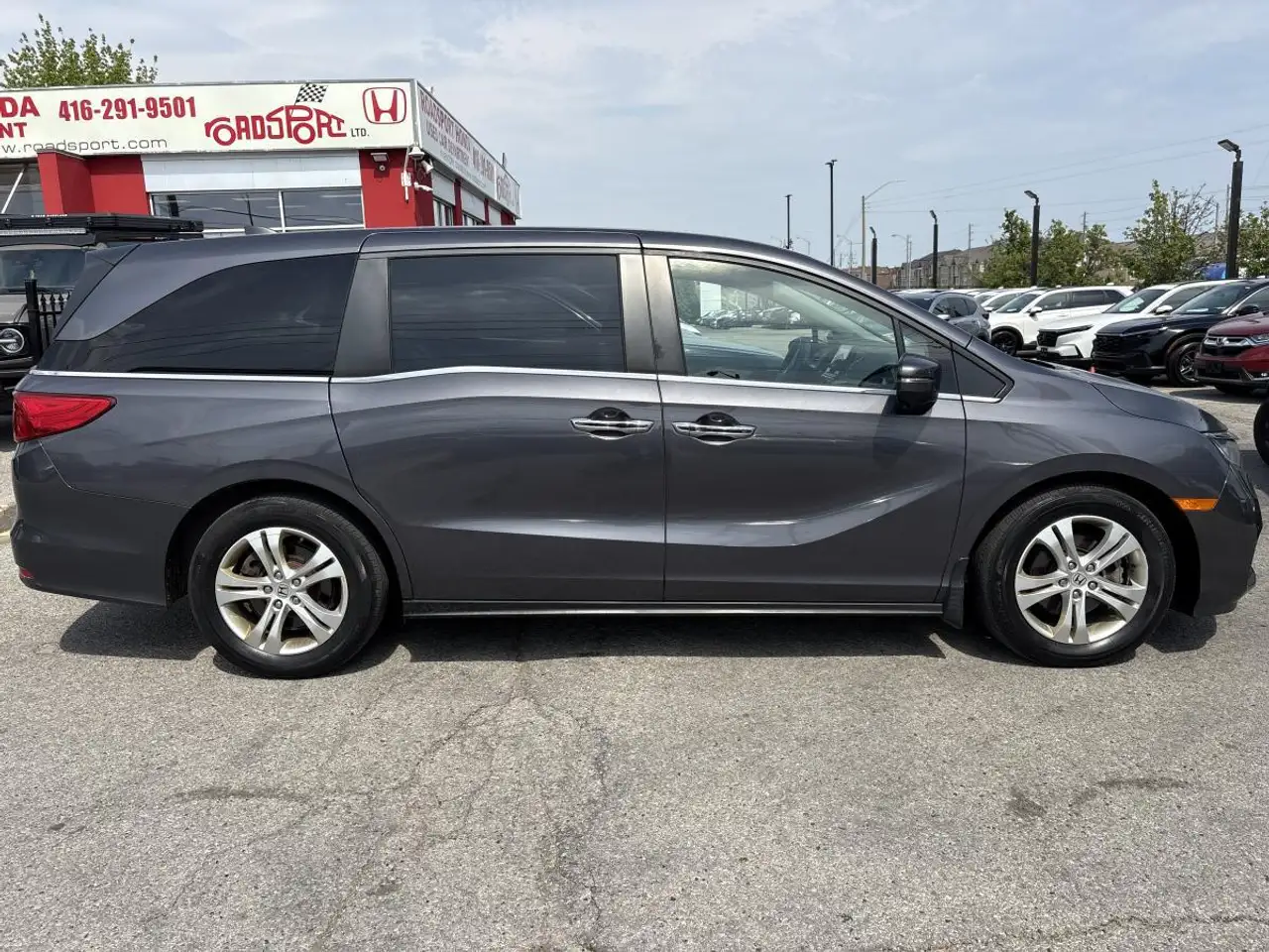 Honda Odyssey снимка Honda Odyssey