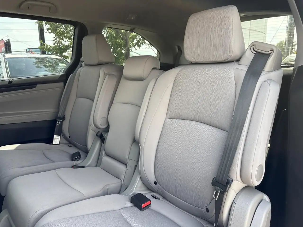 Honda Odyssey снимка Honda Odyssey