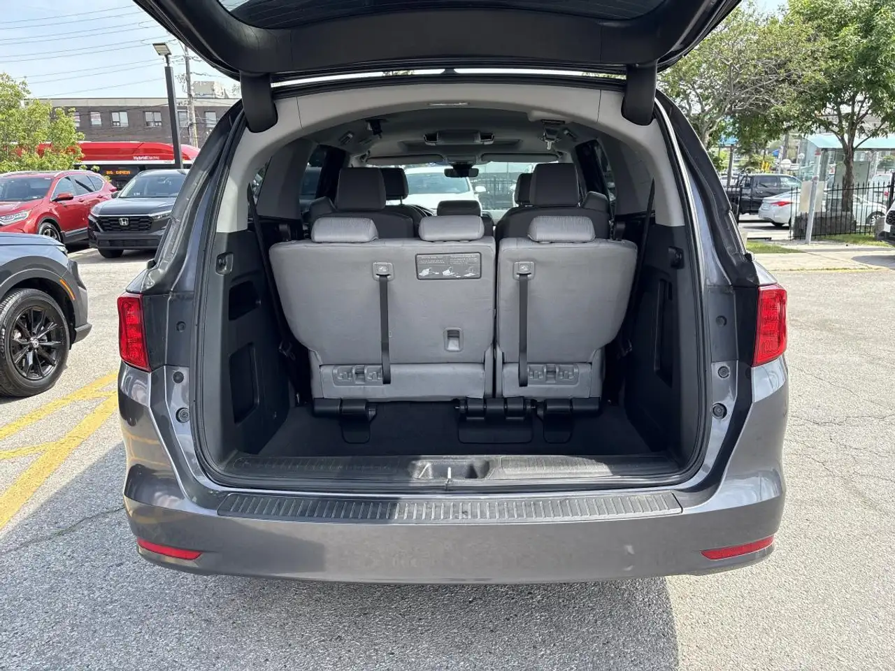 Honda Odyssey снимка Honda Odyssey