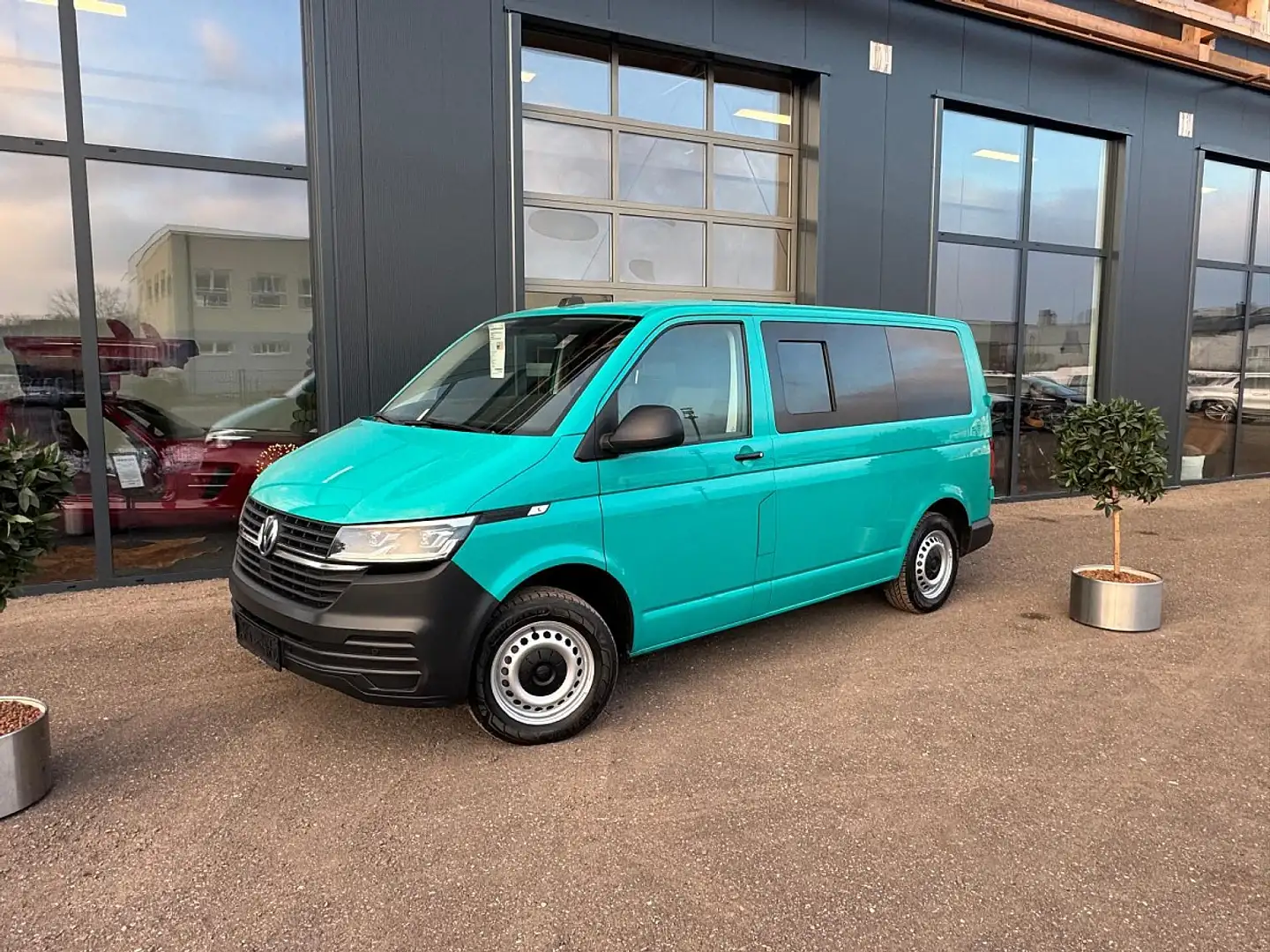 Volkswagen T6.1 Kleinbus KR 2,0 TDI 4Motion Flügel 1.Besit... Vert - 2
