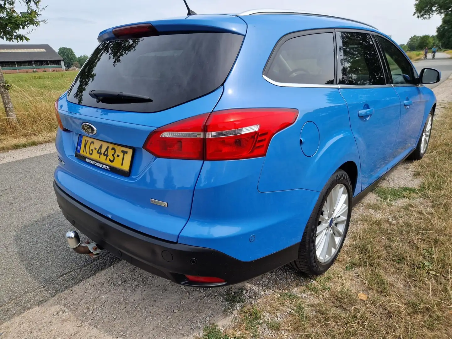 Ford Focus Wagon 1.0 Titanium dealer ond. met trekhaak Bleu - 2