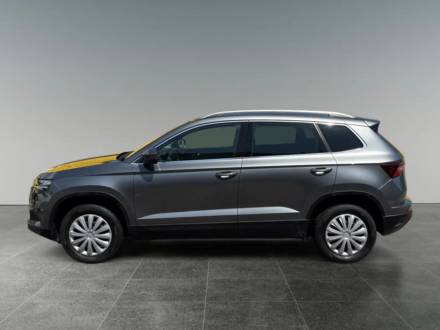 Skoda Karoq 1,5 TSI ACT DSG Style 8-fach bereift! Silber - 2