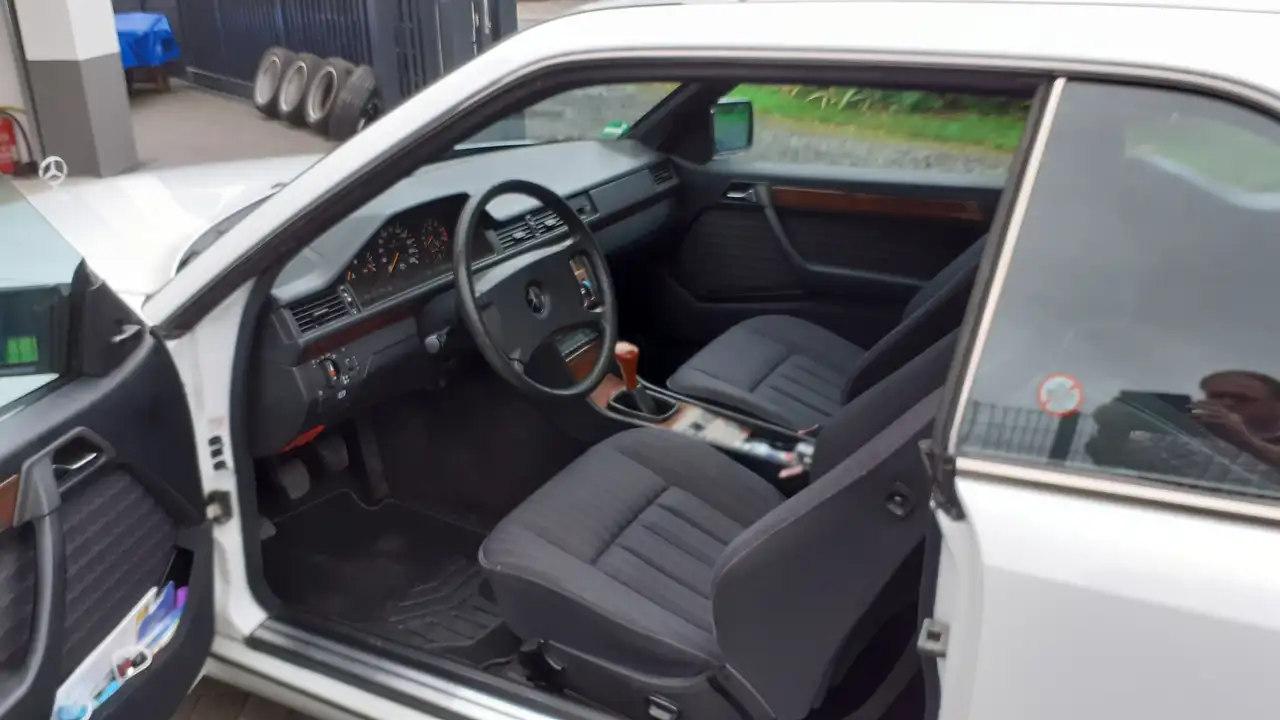Mercedes-Benz CE 230 W 124 Coupe, foto 6