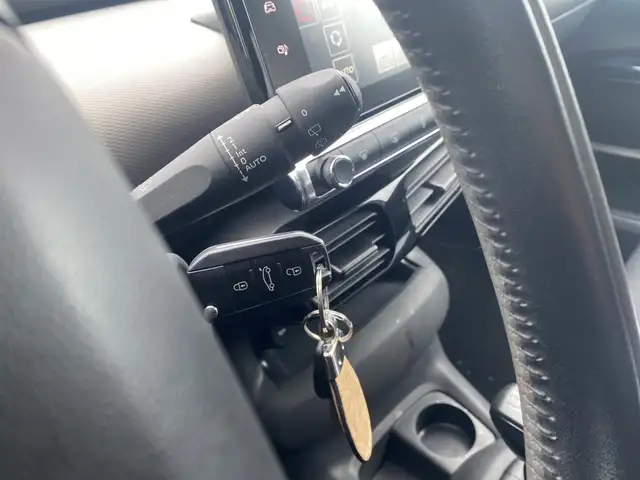Citroen C4 Cactus view 8