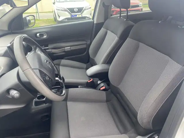 Citroen C4 Cactus view 4