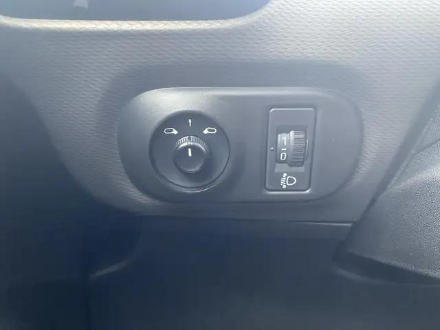 Citroen C4 Cactus view 11