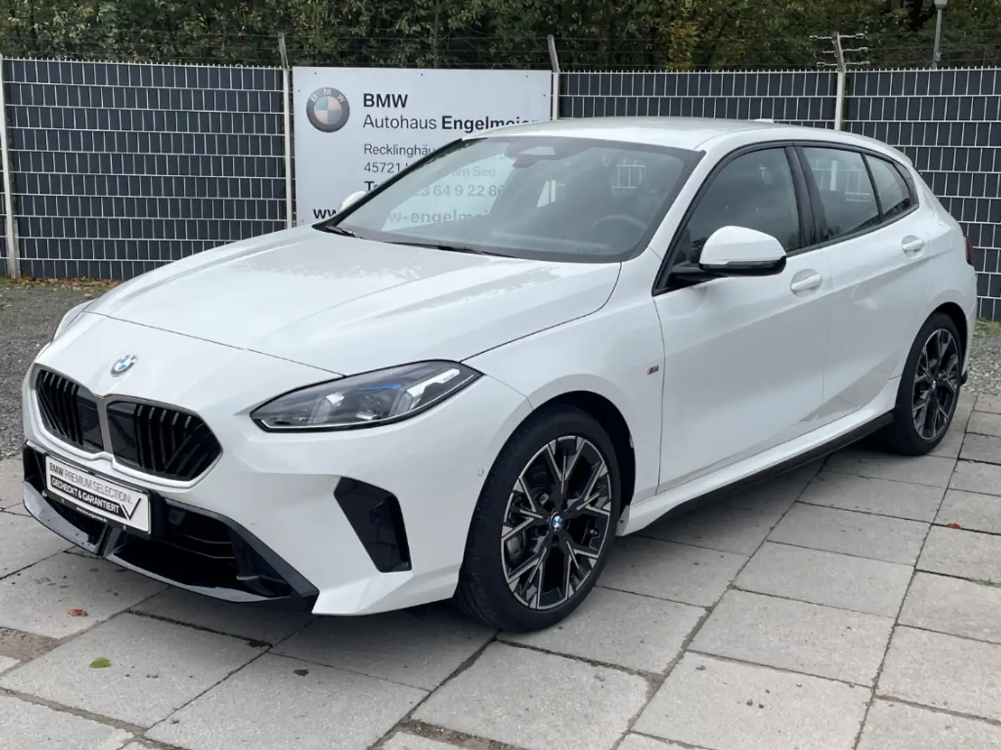 BMW 120 i MSport Apple CarPlay DAB 18'' LMR DrivAssis Weiß - 1