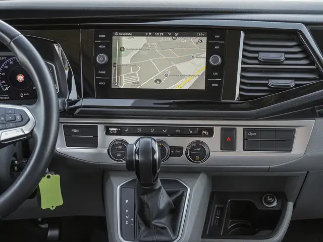Volkswagen California view 11