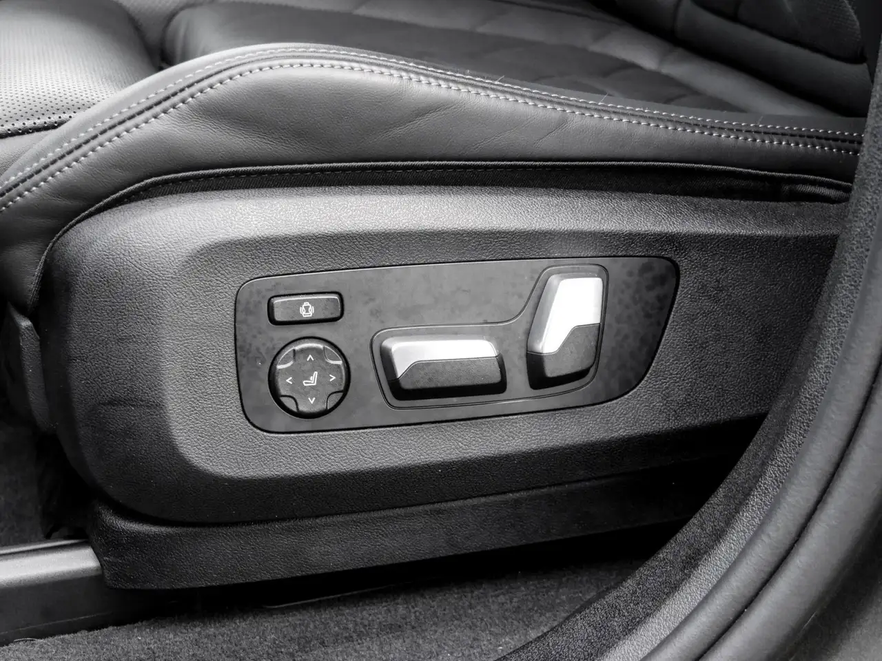 BMW X6 xDrive30d M SPORT PRO+DA+PA+HiFi+ADAPT.LED 12