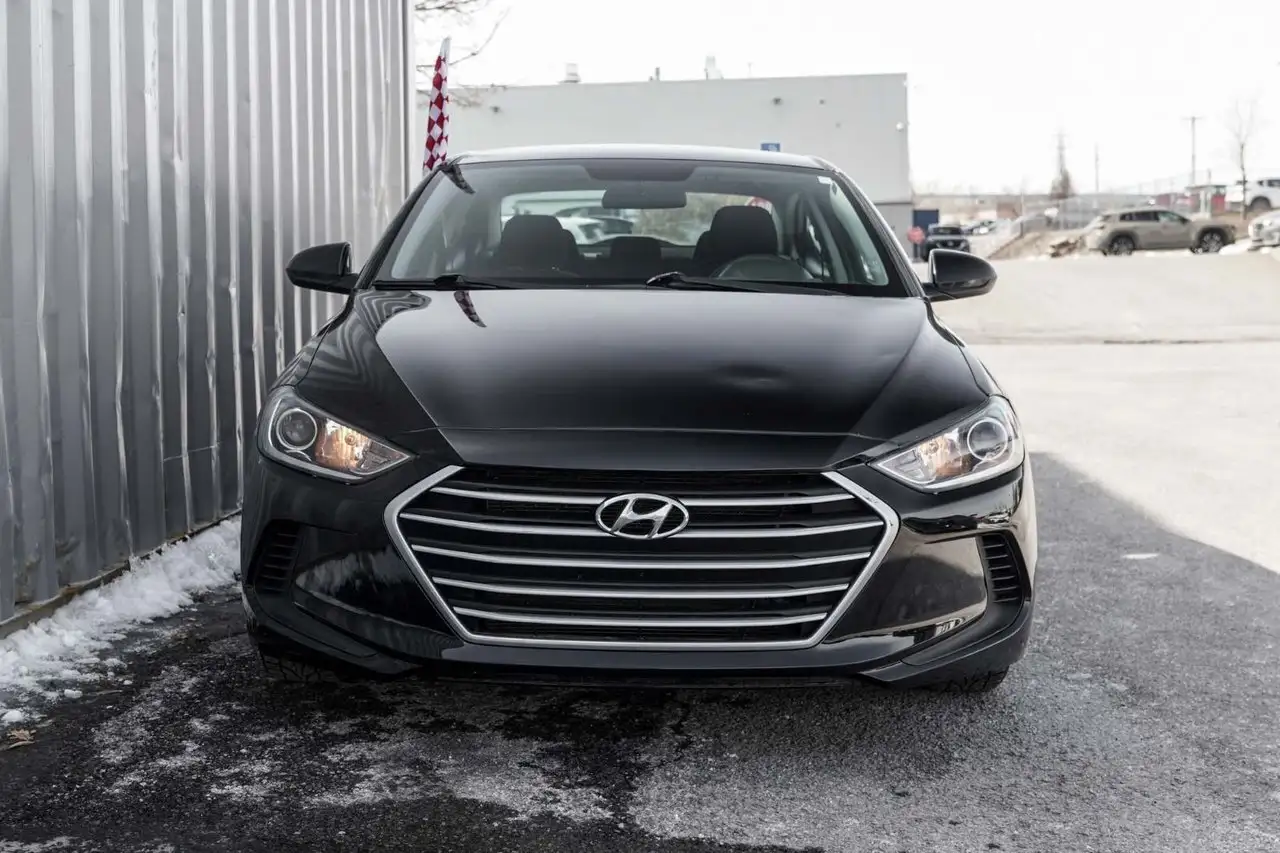 Hyundai ELANTRA снимка Hyundai ELANTRA