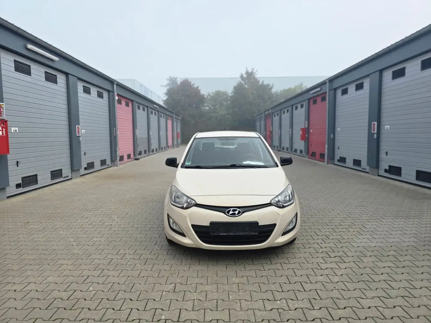 Hyundai i20 Classic/1 HAND/NEUE STEUERKRTTE Beige - 1