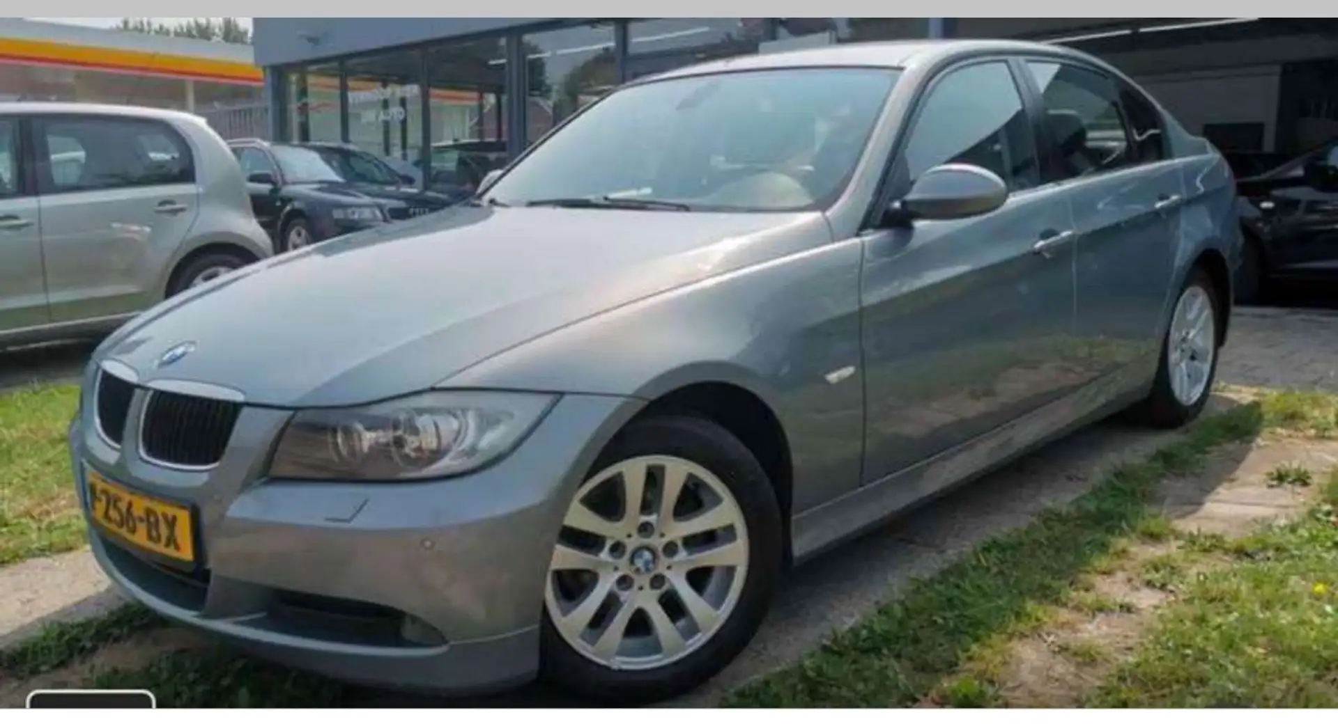 BMW 318 318i Aut. - 1