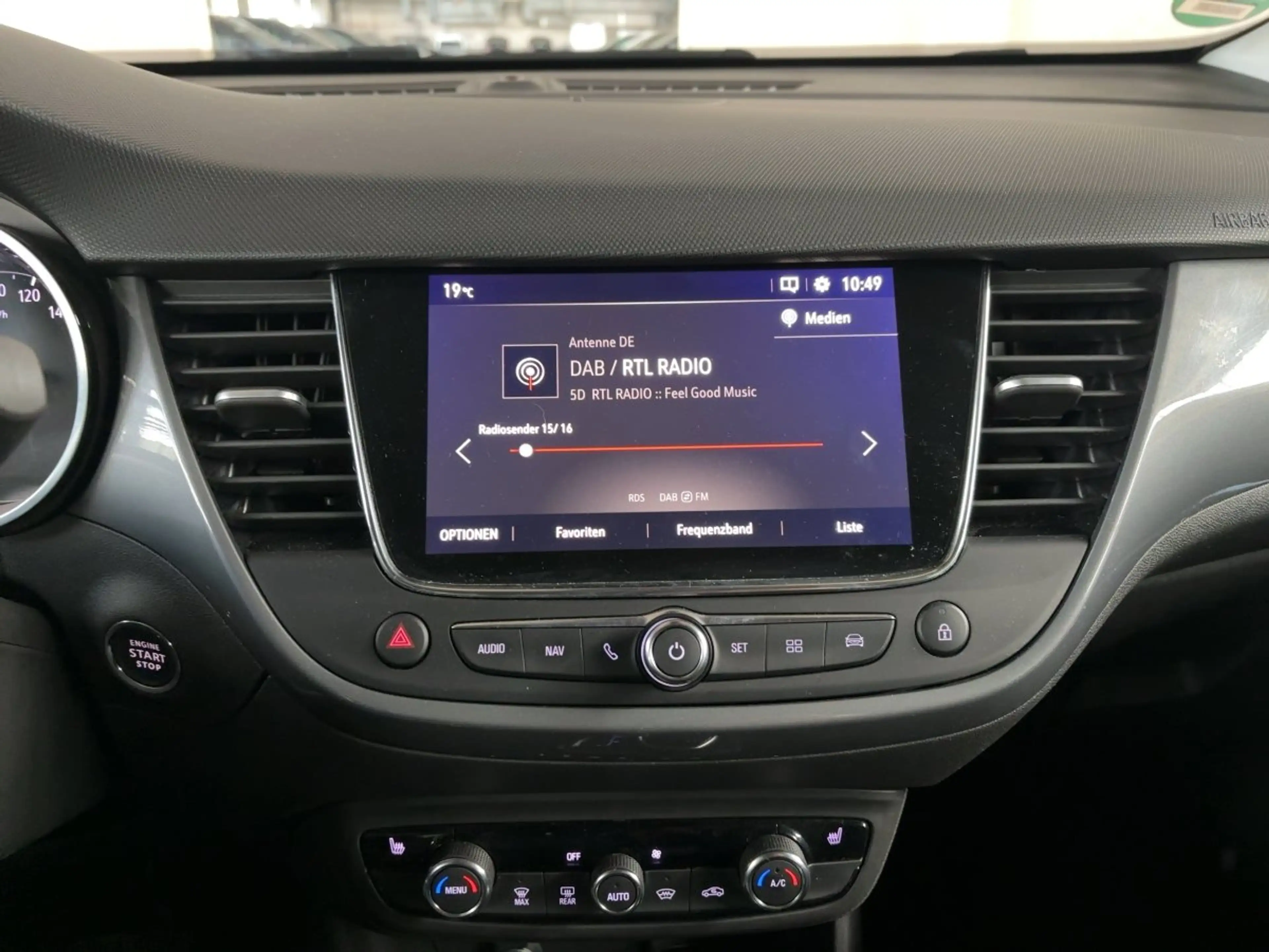 Opel Crossland Elegance LED+Kamera+Winterpaket — photo 13
