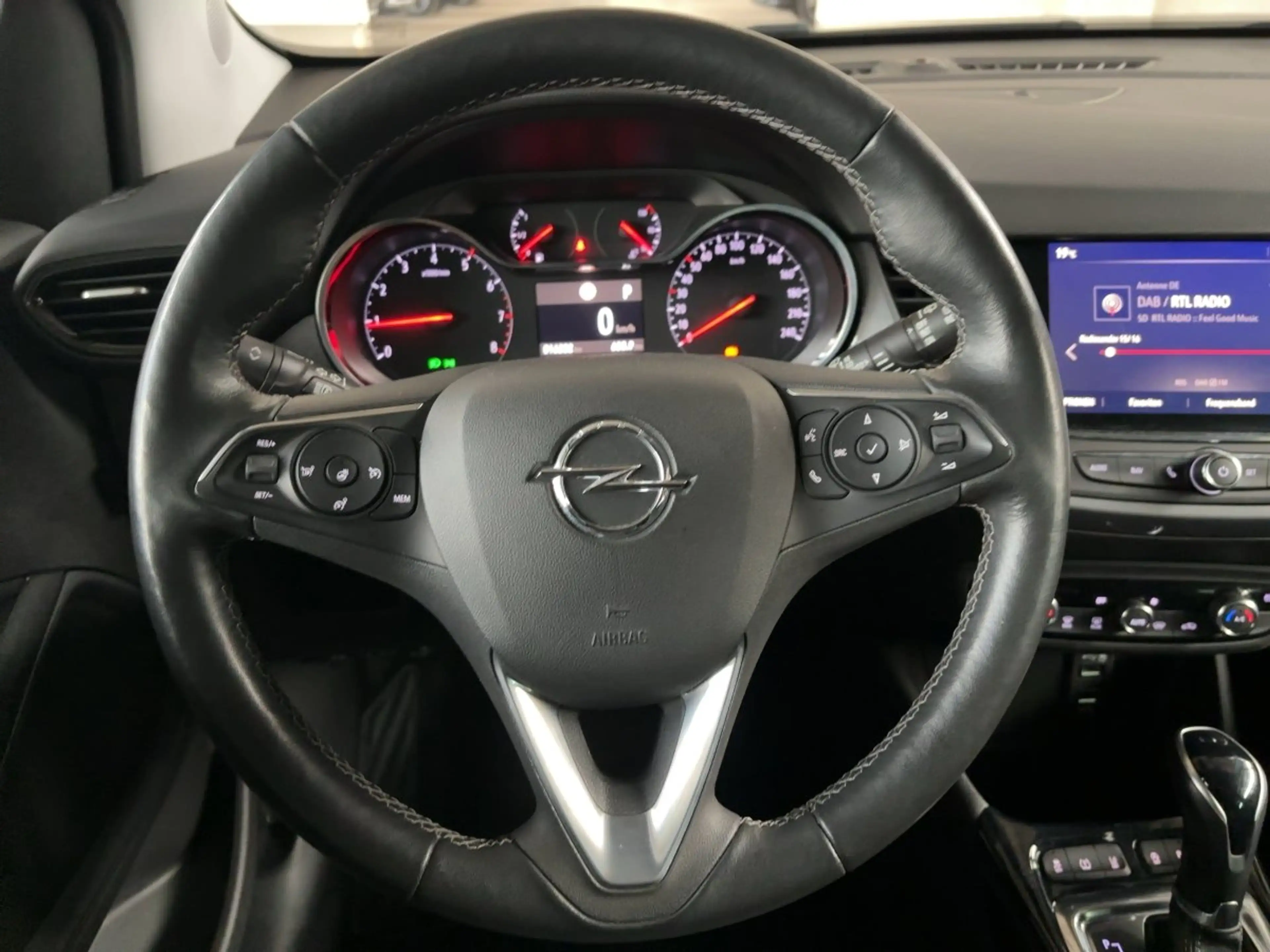 Opel Crossland Elegance LED+Kamera+Winterpaket — photo 12